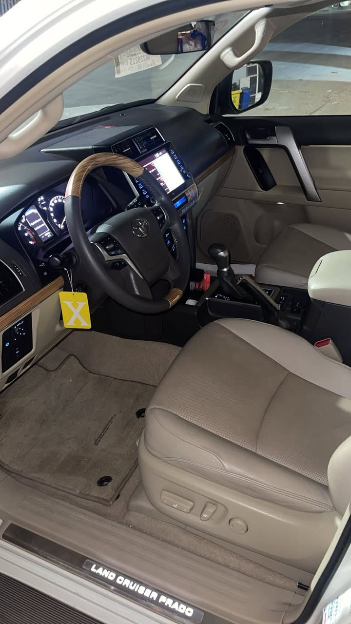 من رخصة الأدمن : 
سلام عليكم 
نوع العجله : برادو 2022 فئة ال VX   كامل المواصفات اعلى فئه  (بعده بضمان الشركه) بلبرادو (  SAS  ) 
عداد الممشى :      47,300Km 
ملاحظات على العجله :   بارد بسيط وتكحيل 
(سياره نظيفه بدون اي صرفيات)
سعر العجله : 51,500$ بيه مجال للشراي 
( بلعافيه عل ياخذه) 
موقع العجله   : بغداد
رقم العجله: اربيل
 
للأستفسار ولتواصل  : ***********
