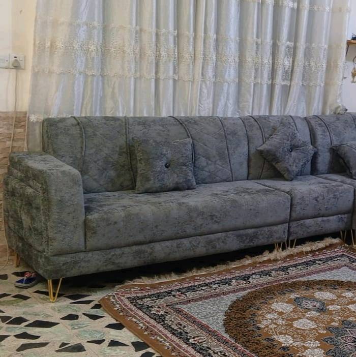 ديوان 14مقعد مع6كوشات
جديد مستخدم اسبوع واحد
سبب البيع محتاج فلوس
جديد الله شاهد كلشي مابي
#قنفات وكراسي
#ادوات منزليه
#غراض للبيع
#الشعب الصيني ماله حل 
#شارع فلسطين
#اغراض مستعمله
حبيبي/حبيبتي، الديوان شكد عدد القطع بالضبط وشكد يستوعب نفر؟: 
14
هل الديوان جديد لو مستخدم؟ وإذا مستخدم، منوّة صارلكم عليه؟: 
جديد
تگدر/ين تكتبلي قياساته تقريباً حتى نعرف إذا تناسب المكان لو لا؟: 
11متر
وين موقعك بالضبط حتى نعرف المعاينة أو الاستلام من أي منطقة؟: 
بغداد الشيخ عمر
شنو السعر النهائي؟ وهل بيه مجال للتفاوض أو التوصيل؟: 
بي مجال