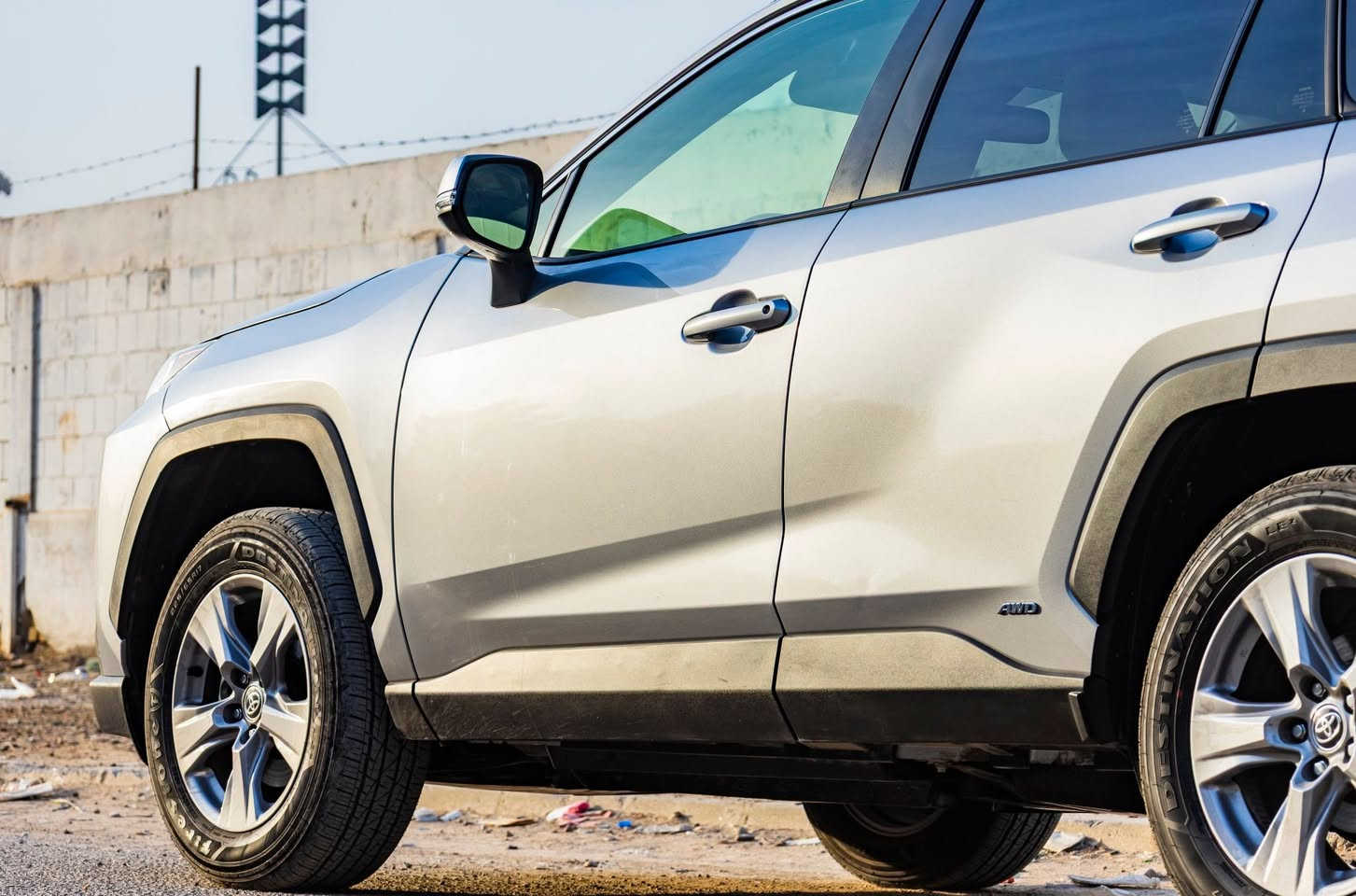 السلام عليكم
سيارة راف فور XLE موديل 2025 زيرو للبيع حادث موضح بل صوره

موصفات السيارة 

تدفئة تبريد مناخين 

قطعتين تبريد

 اشاير بل مري

كشنات كهرباء

تبريد قطعتين 

فتحة (سلايد روف)

رادار امامي 

رادار جاني 

رادار خلفي

صدوك كهرباء 

رقم 
‏***********
