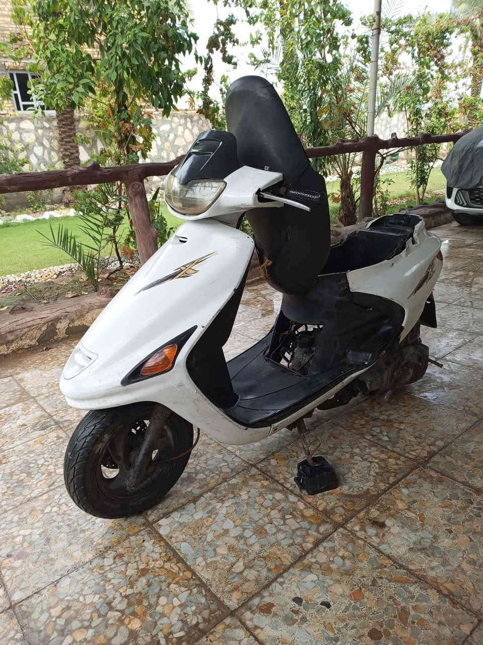 فراشه فحل
دراجه شغاله نكره هندر 
مكينه لاتبخير ولا نضوح 
شلعه ومعدل خير من الله 
كهربائيات شغاله لايت كله شغال
بيه نواقص بسيطه 
مكاني حله ابو غرق 
سعره175وبيه مجال حك الجيه
***********
