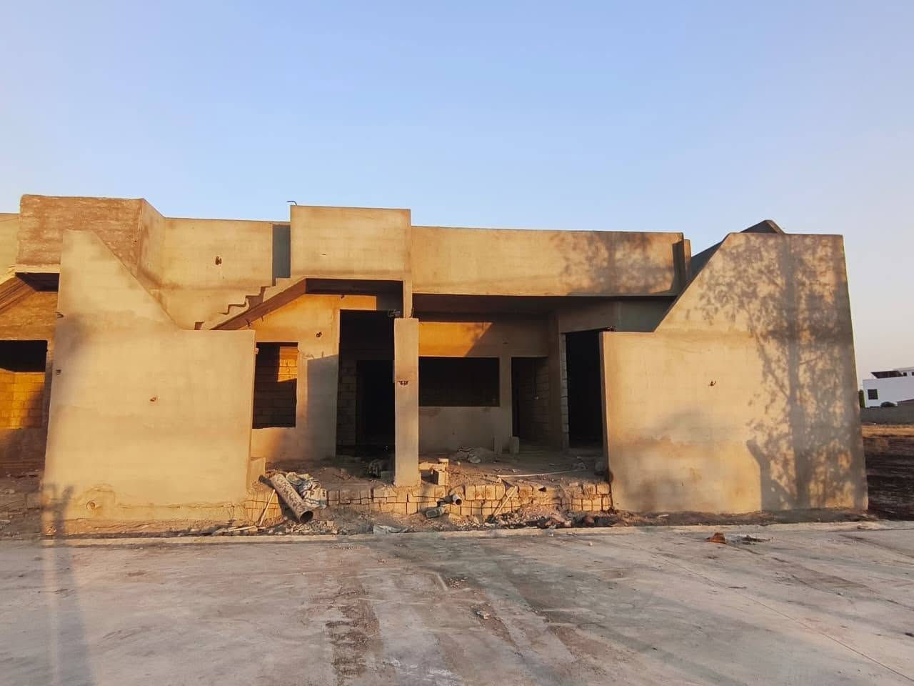 اسطه لبخ متفرغ شغل هندسي
***********
