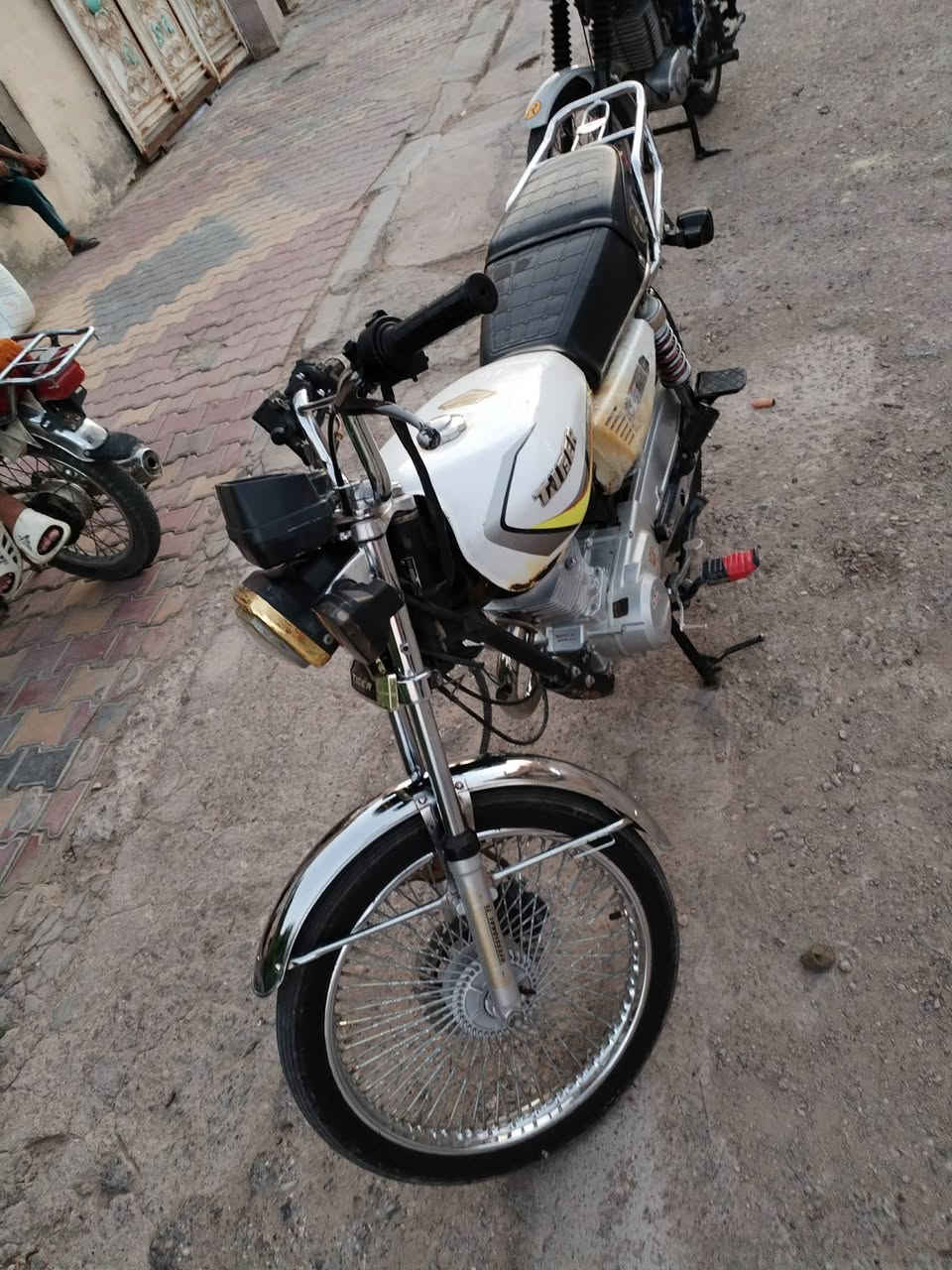 السلام عليكم دراجه اربعه كير نوع تايكر مديل 23 أوراق  دراجه نظيفه مامفتوحه مابيه نقص السعر 700 الاتصال عل الرقم  ***********
