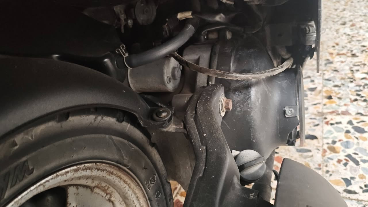 دراجه بوليس نوزل 2010 دراجه جديده وكلشي شغال بيه دراجه لا مفتوحه ولا ملعوب بيه برغي تجي وتفحصه كدام عينك دراجه بحالت لوكاله سعره مليون وبيه مجال بصيط لمكان بصره لاصمعي الجديد 
رقم *********** متواجد واساب
