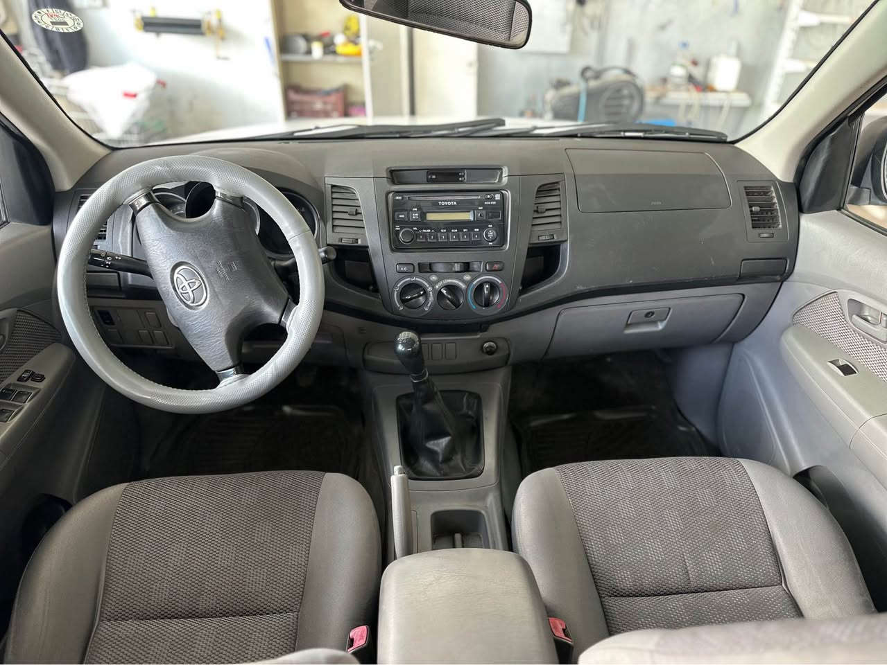 تۆیۆتا هایلۆکس 
موديل (٢٠١٠)
ناسراو بە مەرزییە (فەلاحی) 
لە سفر ەوە تاکو ئێستا یەک دەستە 
تەنها ١٩٠ هەزار ڕۆیشتوە ، سنوی ڕەقەم هزە فحس هەمووی تازەیە تا ٢٠٣١ 
چوار تاییەی نوی لە ژێریتی 
مەکینە و گێر بەشەرت بورغی لێ بانەدرایە هەموو شتی لەسەر دەقی شەریکە ماوەتەوە زۆر زۆر پاکە ماڵی دۆستە 
هیچ بۆیاغی نیە ، تەنها ٣ شوێن ساردە کوتی هەیە لە ژێر دەرگاکان پێوەی دیار نیە 
سیارەکە هەتا بڵێی خاوێنە و پیکابی لەم جۆرە وا خاوێن بە ئاستەم دەست دەکەوێت 
نرخى ١٦٢ كه ميك مجال 
*********** واتساپ کورەک
--------------
تويوتا هايلوكس (فلاحى)
موديل ٢٠١٠ 
من شركه بيدنا حتى الان 
ماشيه فقط ١٩٠ / محرك گير شرط مامفتوح 
كلها عل بيلاد 
سنويه رقم هزه كل جديد لحد ٢٠٣١ 
سنويه بسمى تحويل الثانى اليوم 
قتره سبغ مابيها شرط ( فقط بيها مكان تعديل بارد )
سياره نظيف جدا جدا اخت زيرو 
سعر سياره ١٦٢ بيها مجال 
*********** واتساپ موجود 
*********** أربيل, العراق
