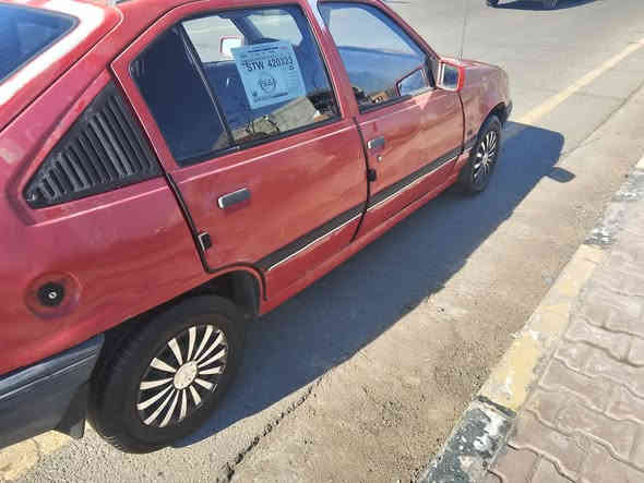 كاديت 1991 كير ومحرك شرط سيارة جاهزة طخم نظيف ما بيها صبغ بس دوائر ودوسات كابون بانزين سنوية جديدة شرط الوكالة والتحويل الشراي اتصل السعر 24 ***********
