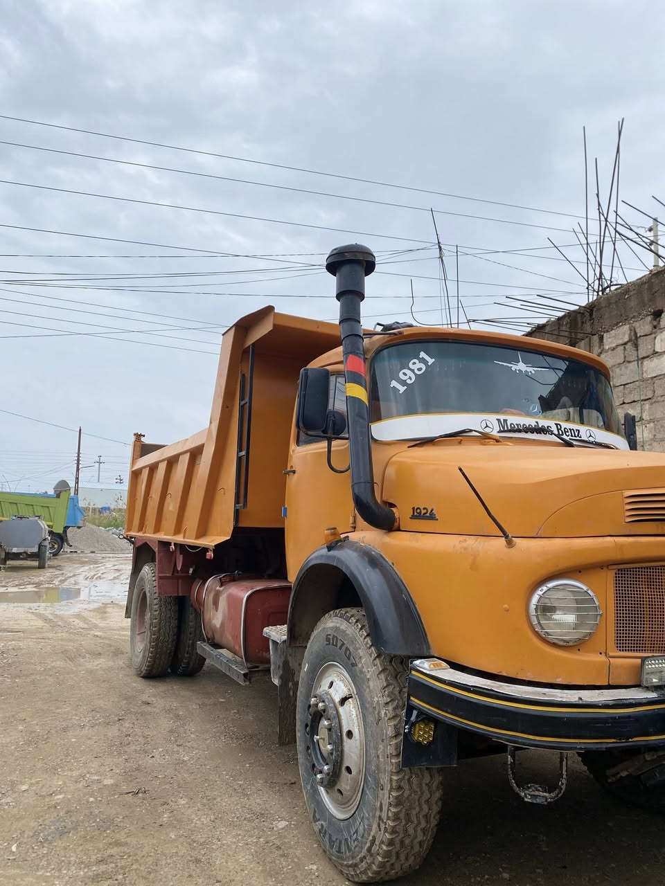 اسلام عليكم للبيع قجمه موديل 1981مصبوغه جماليه 
تبريد بيه ثلج كهربائيات كلله شغاله السعر 60وبيه مجال مكان اديالى استفسار اتصل عل رقم
‭٠٧٧٠ ٦٩٤ ٢٣١٩‬ 
‭٠٧٨٢ ٩٤١ ٤٩٣٨‬ ‬
