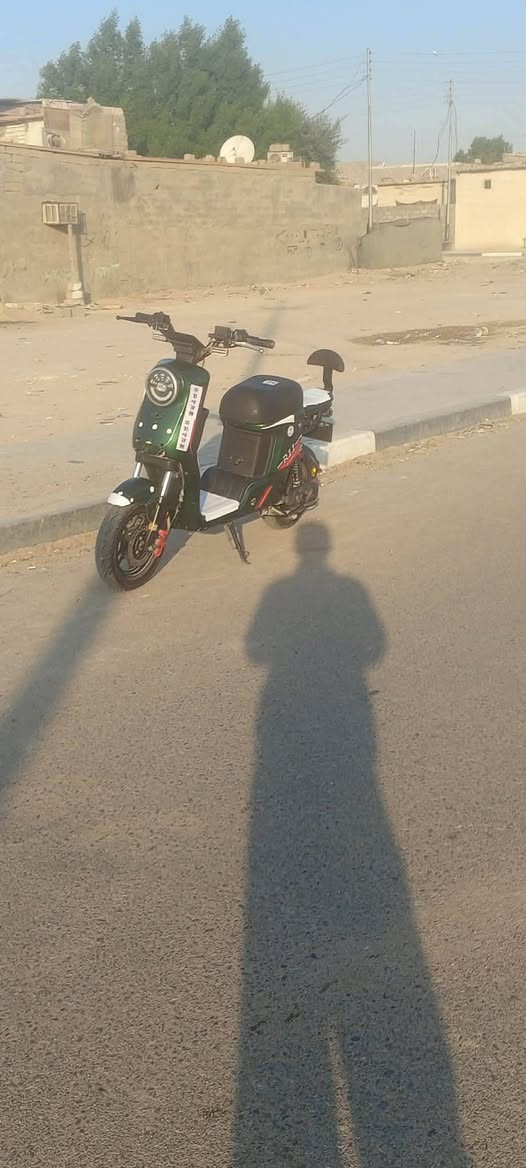 دراجغR11البيع دراجه نضيفه وجديده بلوتوث نضم بك لا يتم عالي ناصي سرعه 99بطاريت جدد كامله مكمله تاريت  جدد بريكت شغاله وره وكدم كهربائيه كلهه شغاله واله سعر عل راقم***********
