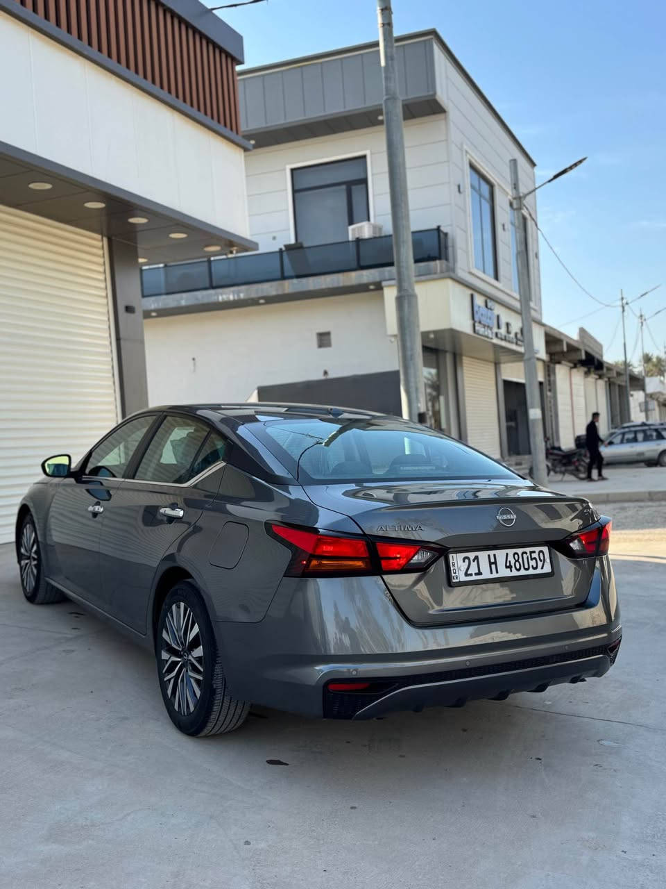 تحيه طيبه…
للبيع نيسان التيما موديل 2025 
وارد امريكي مواصفات SV
ماشيه 27 الف ميل 
رقم سليمانيه وبأسمي 
حادثها بنيد صبغ بدون دواخل ايرباك فقط ستيرن ومسستم بلادي لايتات اماميه واحد بلادي والثاني مكسور بالحادث مال امريكا وهم مبدل بلادي 
رادار وحجر كله بلادي وبشرط الفحص 
باركود مال بانزين هم بيها 
صور الضرر والسونار مرفقات مع المنشور 
مكان السياره ديالى خانقين 
والسعر 168 ورقه وبي مجال 
للاستفسار *********** خناقين, ديالى
