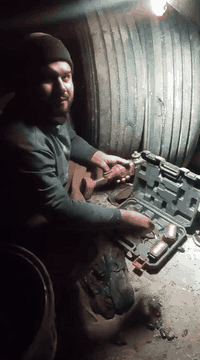 حداديه وهواء لكافت انواع الشاحنات الثقيله (اكتروز .البي.مان.سكانيا .اتيكو.عريانه.صهريج.براد ) العنوان الحله طريق حله نجف مقابيل الامام بعر عليه السلام أحنه بخدمتك وين ماكنت شوكت ماكان
***********
