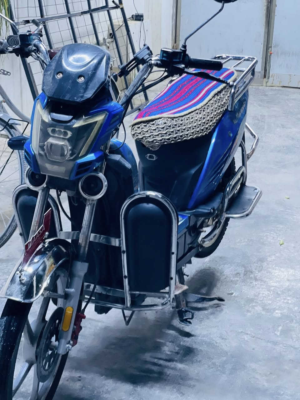 سلام عليكم لبيع موطور شحن الماس موطور نضيف بطاريات نضيفه عل فحص كهربائياا كلع شغال كشر نضيف شاحنه جديده تخم تاير جديد فقط بي طكه بل مشي الباقي مكفول السعر 350 وبي مجال بسيط العنوان الفلوجه الرقم ***********
