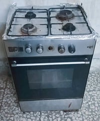 طباخ شغال • ٤ عيون • بحاجة غسلة قوية