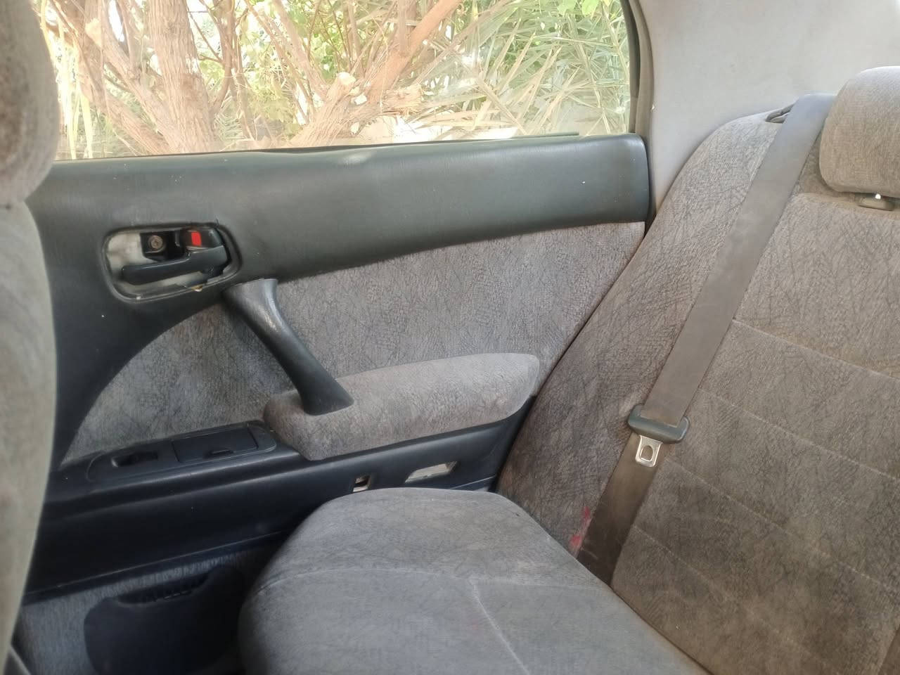 سيارة كراون بطة للبيع الإتصال على الرقم ***********
