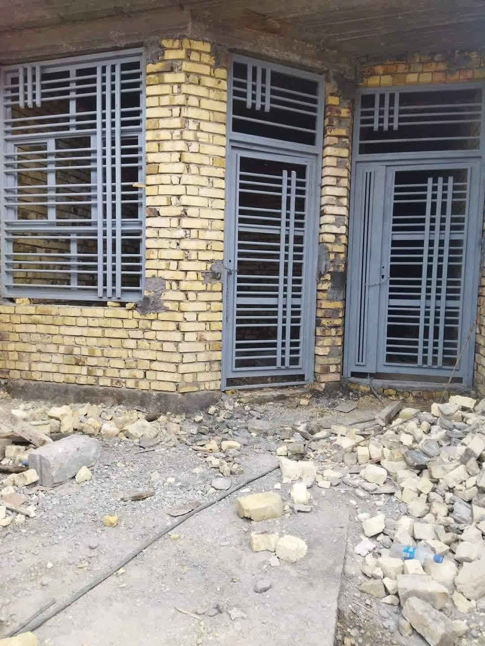 حدادة الزهيري عمل ابواب القاصه وابواب الملكي والشبابيك  جنل وبوري الشخاطه ٢ مليم محلي بيتي محاويل منطقة حصن جعفر ابو ابلاو اثير *********** بيه واساب
