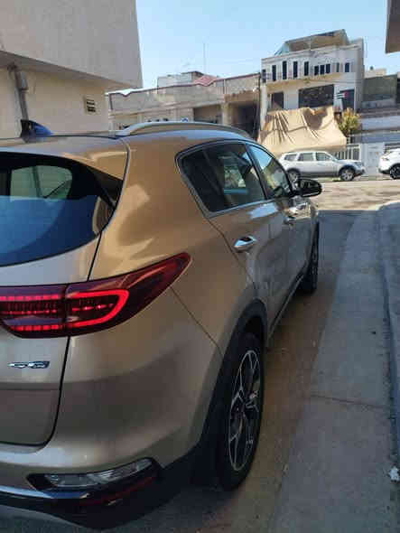 السلام عليكم 
كيا سبورتج 2020 خليجي خليجي جيتي لاين فول اعلى فئه Gt line  سياره جديدده على وضع الشركه ماشيه 43 الف حقيقي على ايدي مواصفات بصمه تشغيل بصمه ابواب وجنطه كهرباء شفط تشغيل عن بعد كشنات جلد وكهرباء قطعتين تبريد سايد بريك بصمه 3 انظمه قياده ماطور عدسه بنراما فول للاخيرر السياره صبغ باب وجاملغ بدون دواخل اثر طخه خفيفه سياره جاهزه من كلشي بدون اي نقص رقم بغداد بسمي  السعر 190 مكان بغداد طوبجي ***********
