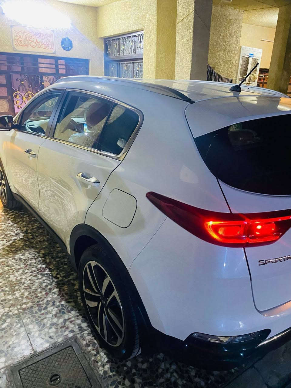 السلام عليكم اسبورتج 2020 خليجي
رقم بغداد بسمي
بيه بارد شويه بل خامل الامامي والسونار موجود
السعر 205 او بيه مجال قليل
رقم الهاتف ***********
