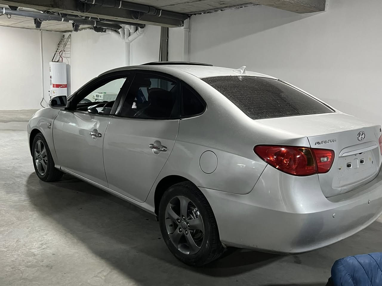 ئاڤانتي مؤديل 2009 سليت فوول  چوارتايةو ويلي لؤك 16 سةقفوو كةڤةرگؤراوو دةعموولئدراو بةشةرت گئروومةكينة بةشةرت سعري ٥٢قفليةتي بئ مةعامةلة ***********
