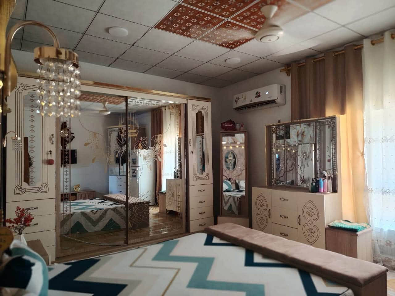 غرفة اخشاب كلش نضيفه موديل حديث للبيع 
للستفسار *********** اتصال خط او واتساب او مراسلة بريد الصفحه
