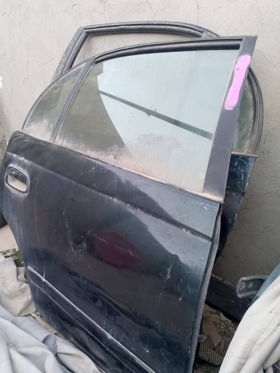 السلام عليكم اربع بيبان مع البطاين كرونه موديل 95 يسرة بلادي 
زوج دعاميات 
تجف 
***********
متواجد ع الفيس واتساب
