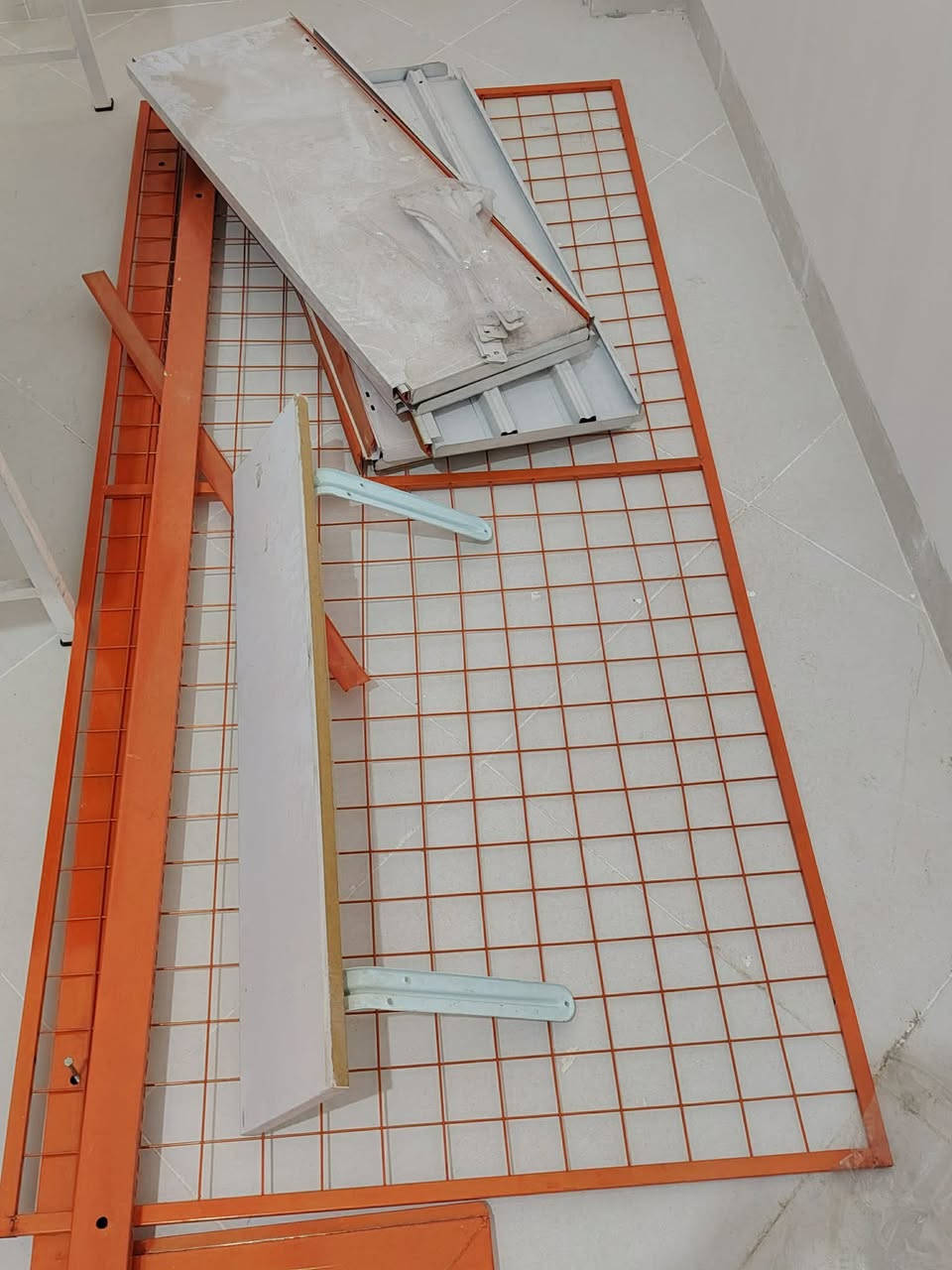 ڕەفەی نۆرینگە پاک و گەورەیە بۆ زۆر شوێن. بەکاریەت هاوشێوەی وێنەکەیە تەنها بەشی پشتەوەی شەبەکەیە 
سلیمانی 
٣٥ هەزار و معامەلە


**إذا كنت صاحب هذا الإعلان وتريد حذفه لأي سبب، رجاءا أرسل رسالة إلى الدعم الفني**