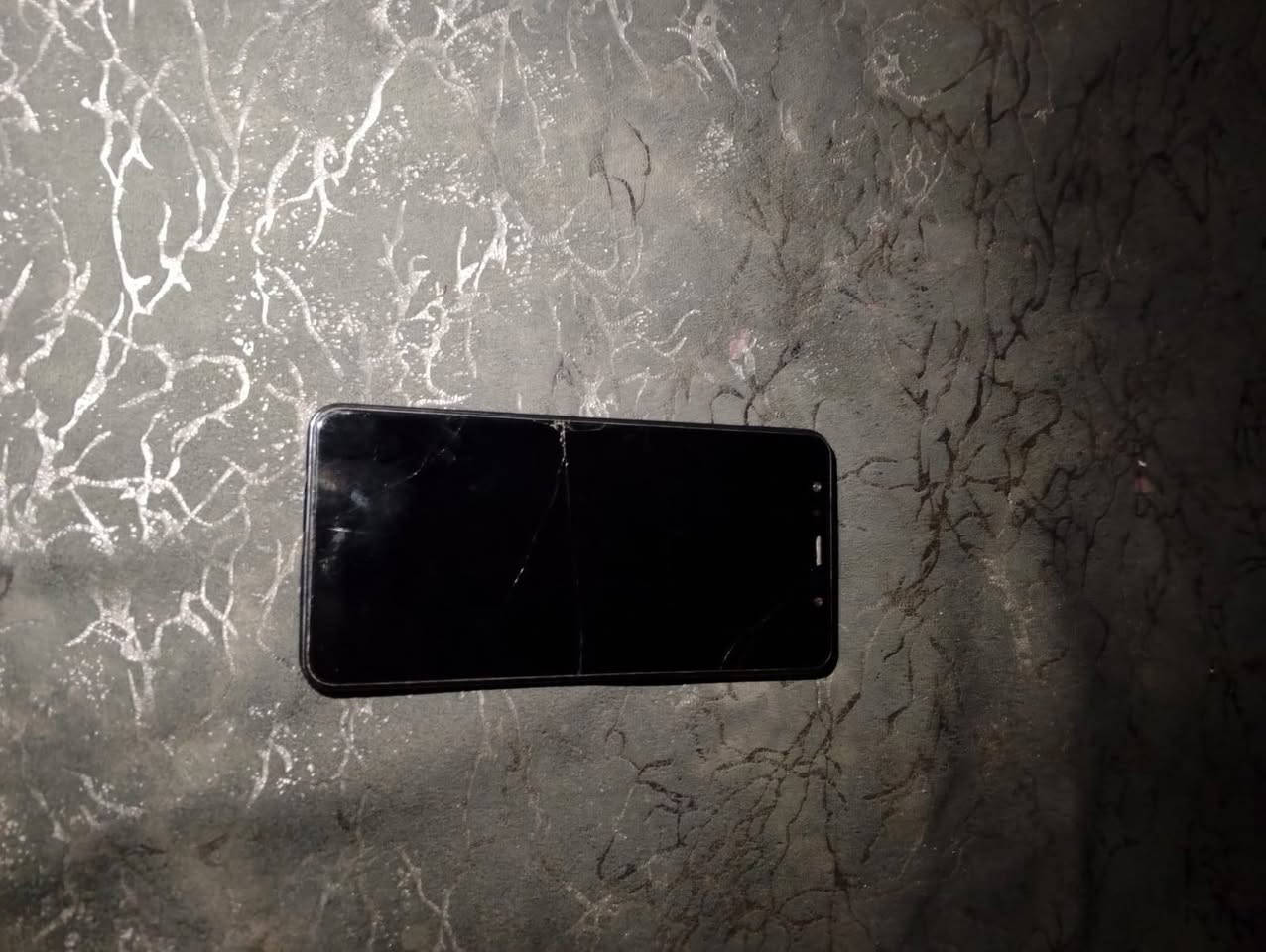 السلام عليكم تلفون السعر 40 بي مجال الرقم ***********
