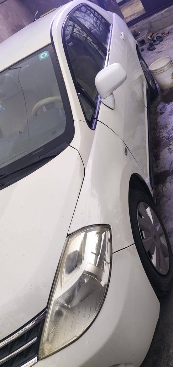 نيسان تيدا ٢٠٠٨ رقم بغداد انكليزي بدون صبغ سياره كامله محرك حاويه تبريد كامله من كلشي السعر ٨٢ وبيها مجال قليل ***********
