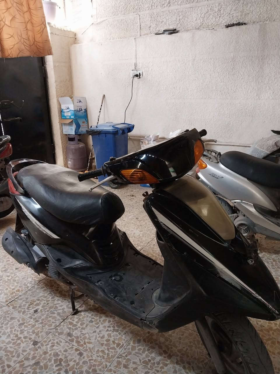 دراجه ابريز كفرات كله اصليه مختمه كابريته اصليه شلعه ومعدل كهربائيات كله شغاله السعر ٣٥٠ مكاني حريه رقمي ***********
