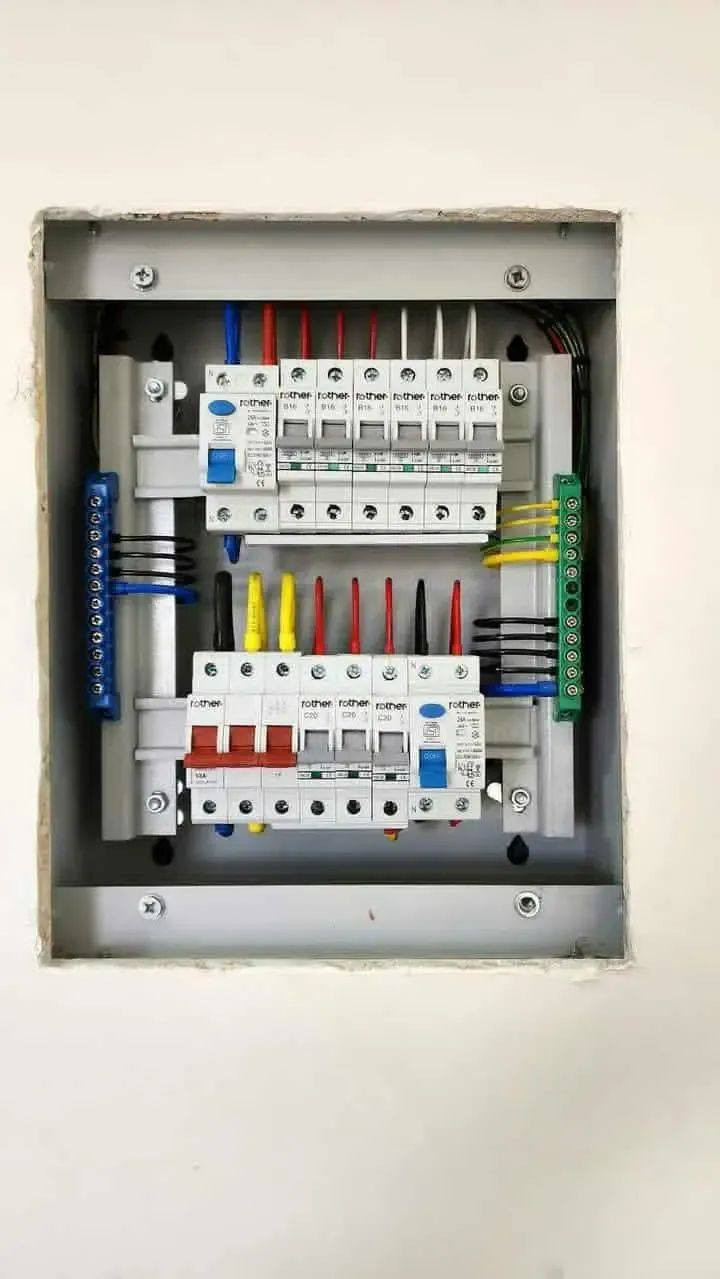 كادر علي الشمري للتأسيسات الكهربائية السيمنز والبوري بكافة أنواعها
في جميع محافضات  
سعر تأسيس نقطة السيمنز 3500 
سعر تأسيس نقطة البوري 7000 
للتواصل ارضي+ واتساب *********** مخ
