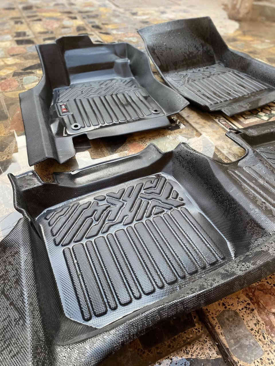 ارضيات حوضيه تصعد على الدوسه درجه اولى اصليات مال سني هندي ومصري مع فرشة صندوق اصلي سني حوضيه جديد غير مستعمل
السعر100الف
مكاني البنوك
الرقم ***********
