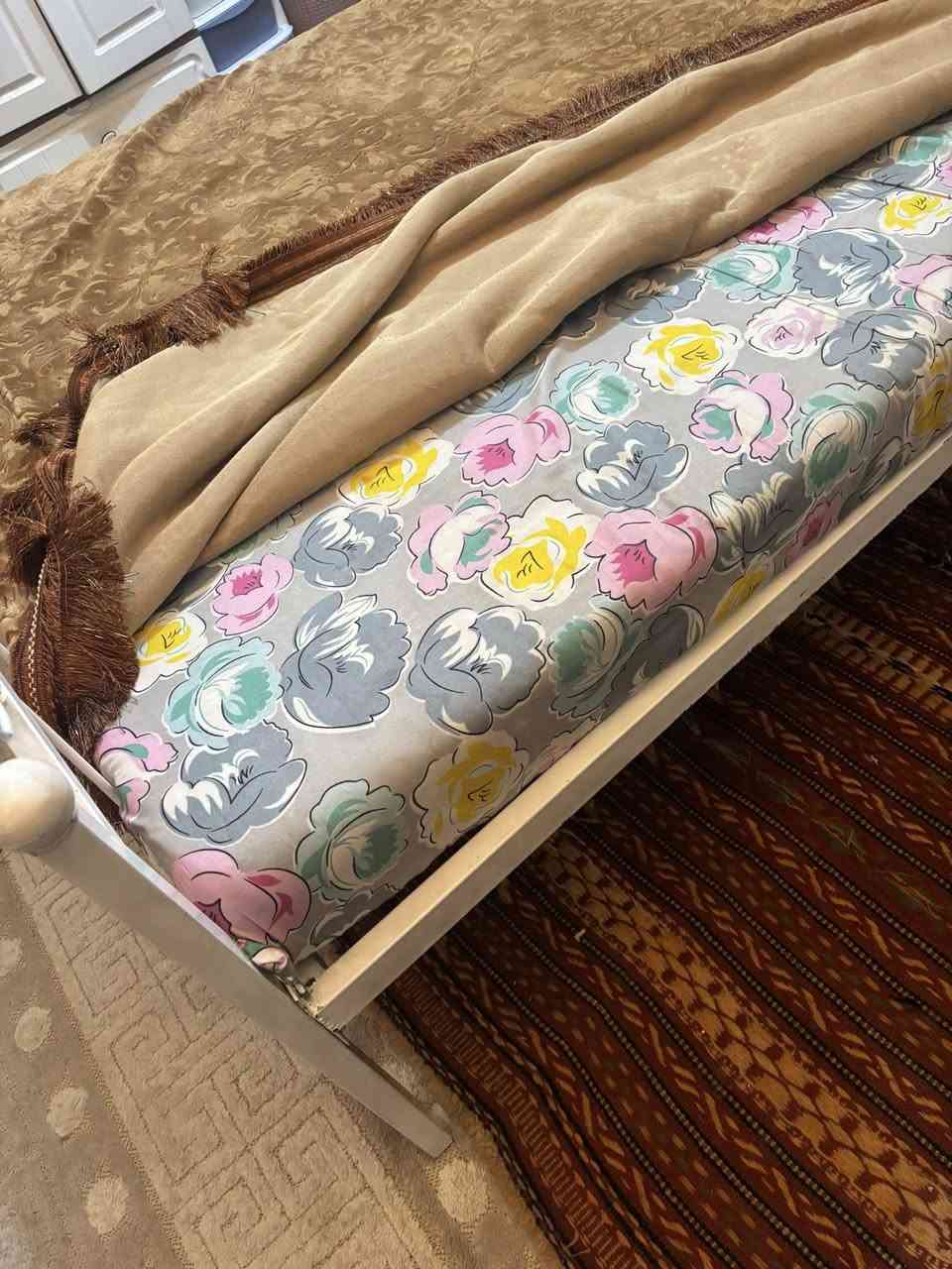 سرير تركي جديد مع دوشك طبي للبيع ***********
