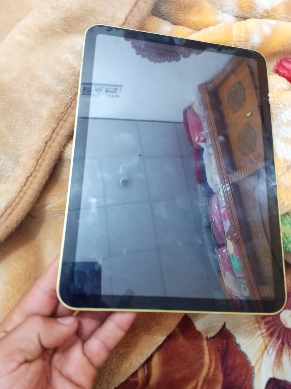 سلام عليكم ايباد 10و البيع والشراي خاص مكاني بصرة كرمت علي شارع جامعة 250بية مجال محتاج والله ريد بيع يخبل ايباد كرتونة وية شحنتة وياة كلش نضيف اوعالي كلش 4سماعات ذاكرة 64 لا يصرف لا شي تفحص تخذة تروح رقمي *********** خاص ماسنجر عادي
