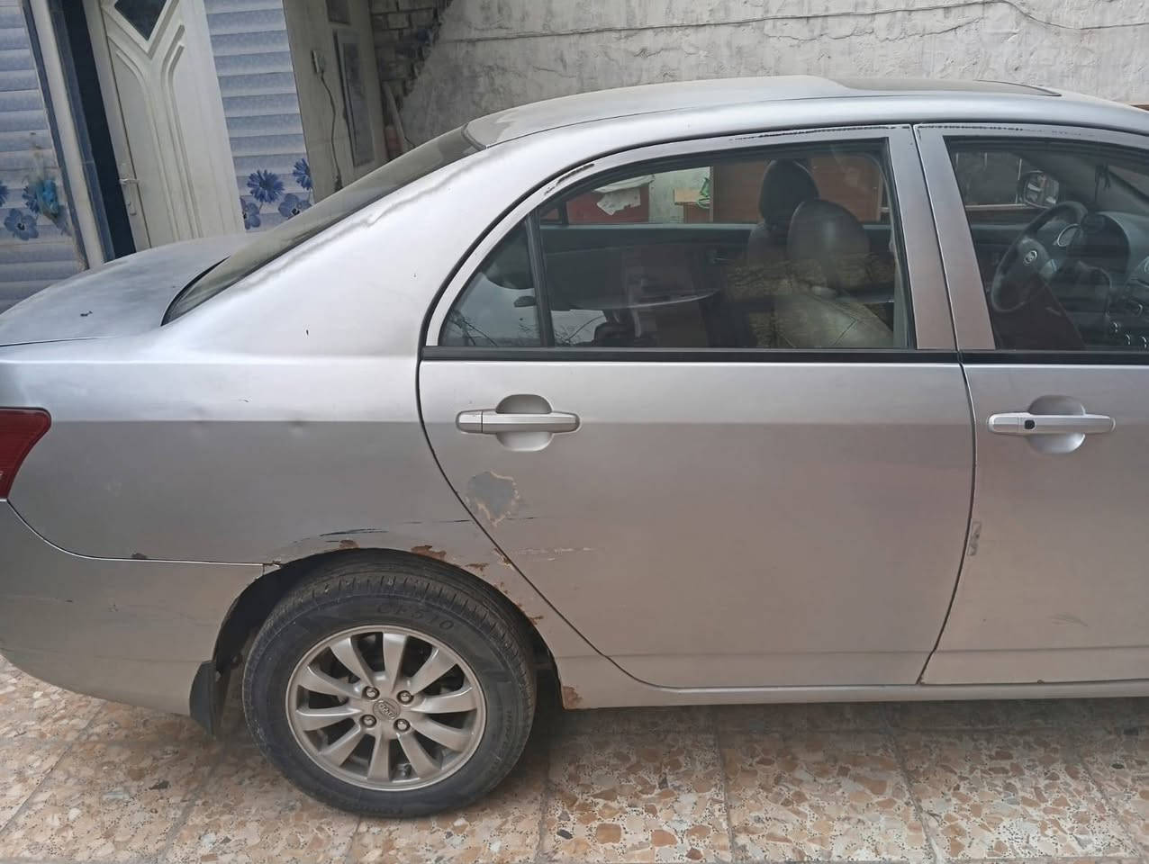 للبيع BYD G3 2016 سياره تبريد ثلج مكينة وكير كفالة حداد جديده تخم تاير جديد باتري جديد كهربائيات كله شغاله بيها خياس بالدور موضح بالصورة وقطعتين صبغ رقم بابل تحويل 
مكان بابل مركزالسعر48وبيه حك الجيه للبيع فقط ما اراوس ***********
