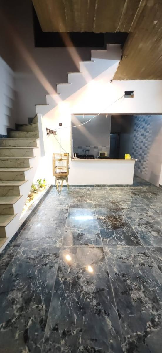 بيت للبيع مساحه 100 طابق واحد خدمات كامل البيت صاحبو متوازي على بيع موقع البيت قولان  مقاطعه واحد الستفسار مراسله الصفحه او التصال متوفر وتساب 
***********
***********تحياتي للجميع
