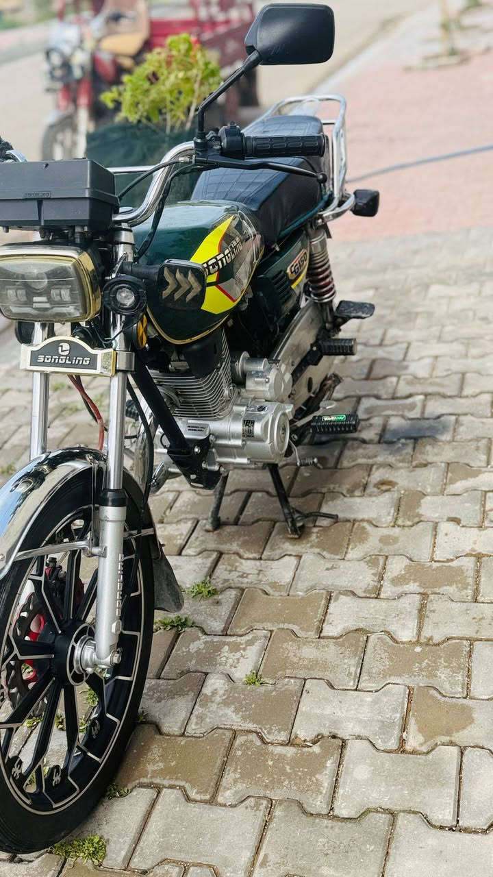 سلام عليكم شباب دراجه اللبيع خت الزيرو مديل 24 دراجه كله بلادي وكله شغاله ومابيه كل نقص والسعر 725بيها مجال مو شراي لا يتعبني رجاء هاذ رقمي ***********
