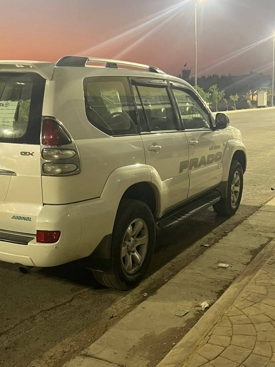 السلام عليكم  سياره برادو مديل 2007 مكفوله من الدعاميه للدعاميه سياره اربيل مكاني بغداد السعر 160وبيها مجال بسيط ***********
