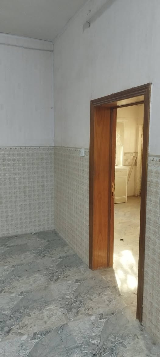 دار 300 م للايجار  حي النصر طابقين 4 غرف نوم صالة استقبال مطبخ صحيات حديقة
***********
***********
