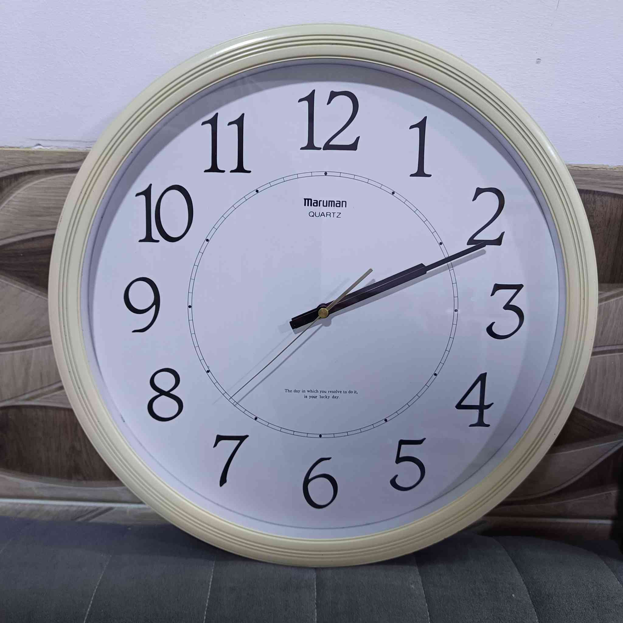 ساعات جدارية اصلية صناعة يابانية قديمة مخزنة استعمال يابان فقط الاتصال او المراسلة ***********
