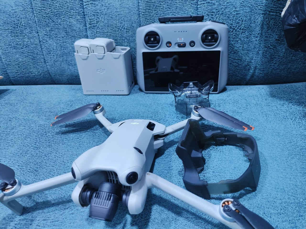 mini 4 pro للبيع اخو الجديد سعر مليون ٣٨٠ الف


**إذا كنت صاحب هذا الإعلان وتريد حذفه لأي سبب، رجاءا أرسل رسالة إلى الدعم الفني**