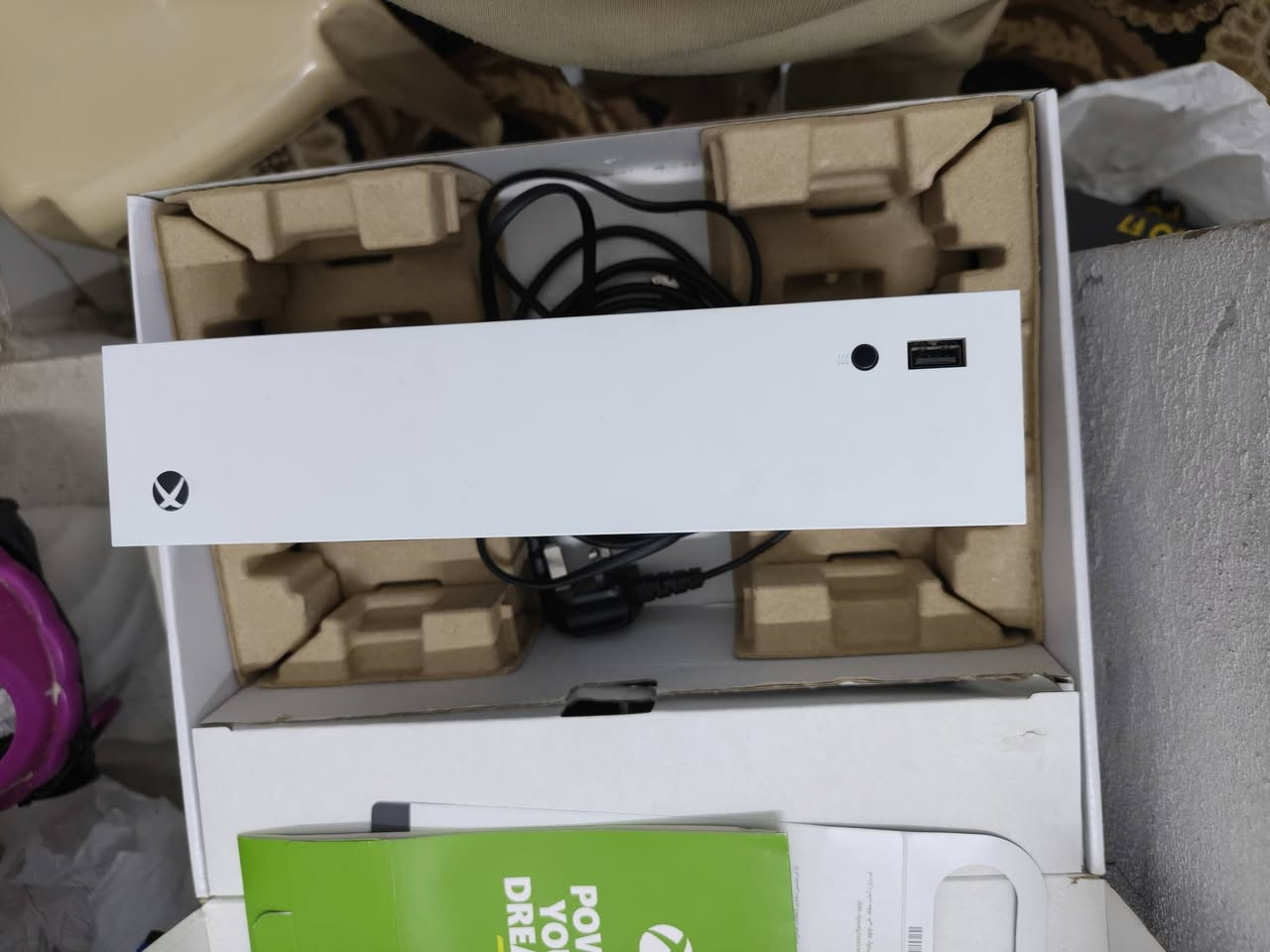 Xbox series s (للبيع) 
يجي كامل 
يدات2 
كيبلات كاملة 
وبطارية شحن لليدات
ويجي ويا 
Ups 1500 va
بدون بطاريات
 سعرهن كامل ب 360 الف


**إذا كنت صاحب هذا الإعلان وتريد حذفه لأي سبب، رجاءا أرسل رسالة إلى الدعم الفني**