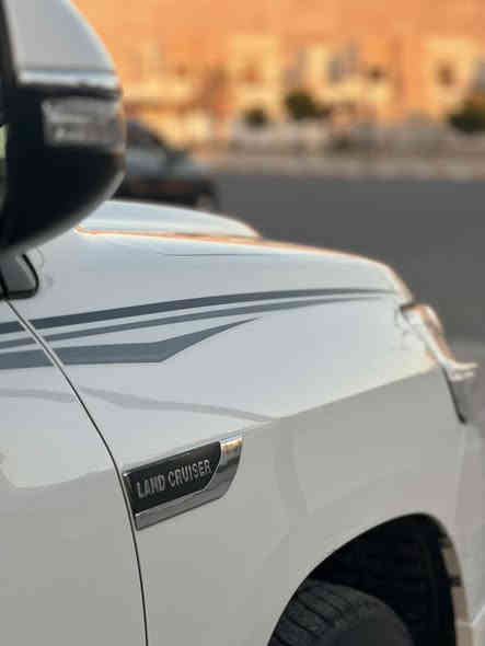 سلام عليكم
لاندكروزر 2017
GXR
ساز
V6
كلين تايتل
بيها كارت تكحيل فقط 
ماشية 104Km
2 ايرباك
سيارة بأسمي تحويل او وكالة نفس اليوم 
***********
غير متواجد على النت
