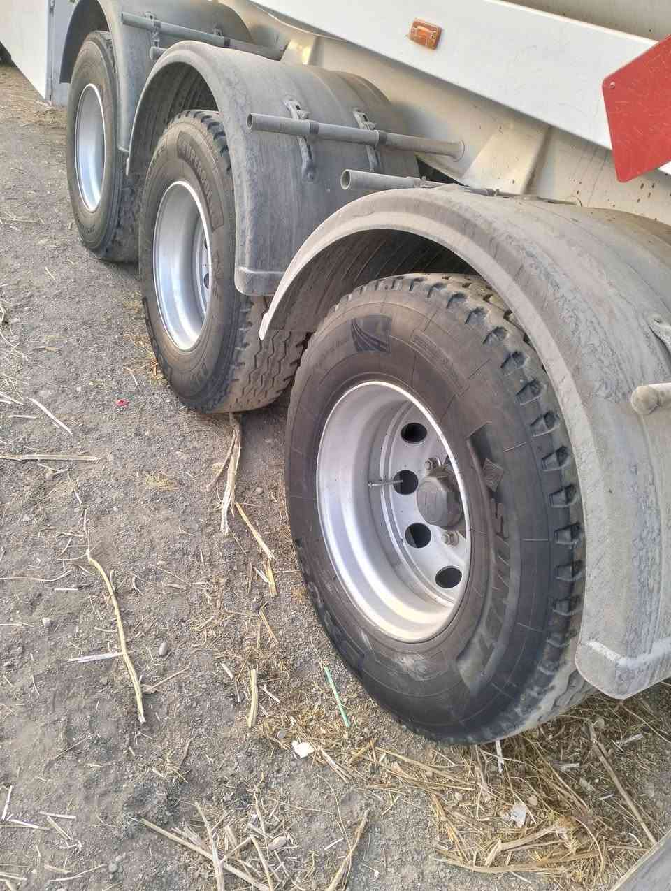 للبیع  تاخم تایر جدید
کاهربای جدید  ، بانص جدید ،هوایات کل بشرط ، دناکیر صنی مربع ، مودیل 2015 , سعر  ***********
