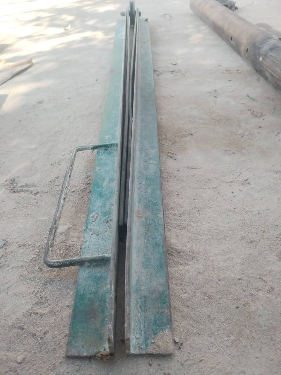 سلام عليكم ً
ونج مستعمل للبيع شرط لتصعيد
فلاوين حديد
حديد ثقيل
جاهز للعمل  عده كامله
ماطور 13 حصان
3عرباين مستخدمات 
مكان الديوانية السدير
للاتصال *********** واتساب🤳
للاتصال ***********
