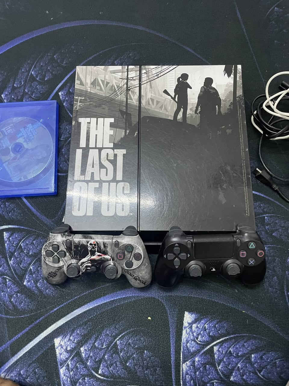 سلام عليكم بلي فور للبيع نسخه الفات الملحقات ويه الجهاز (جوستكات 2 ولعبه gta5) الجهاز نضيف بس شغله ولعب بي نضيف جهاز سعر ب 200 وبي مجال تواصل عل هاذه رقم (***********) متوفر واتساب ورصيد
