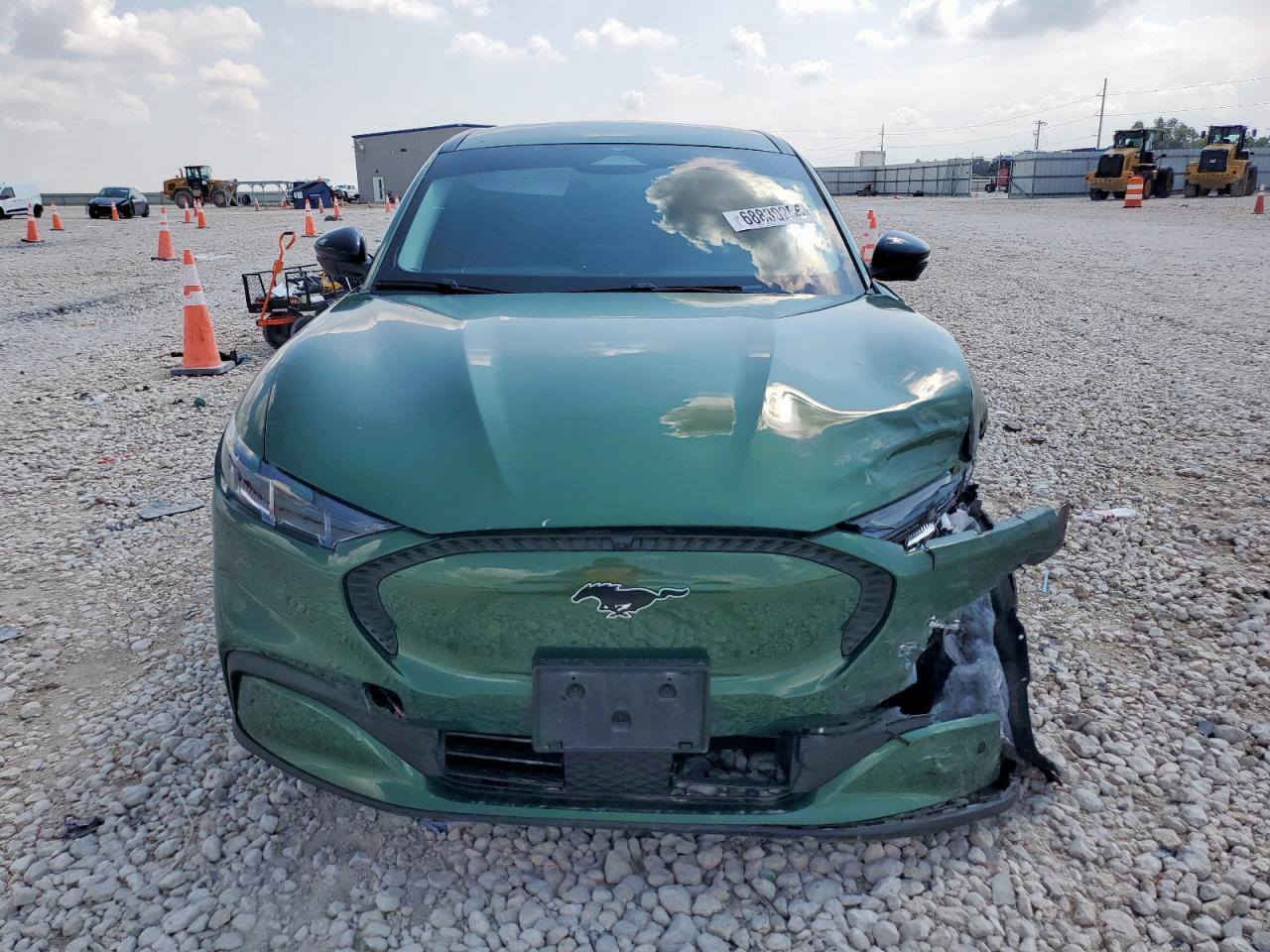 السلام عليكم
موستنك ماك سيليكت الكهربائيه بالكامل لون مميز جدا  موديل 2024 
السيارة بالحره 
السعر 160$ بالحره لان عندي ضرف الي تفيده يتصل 
***********
