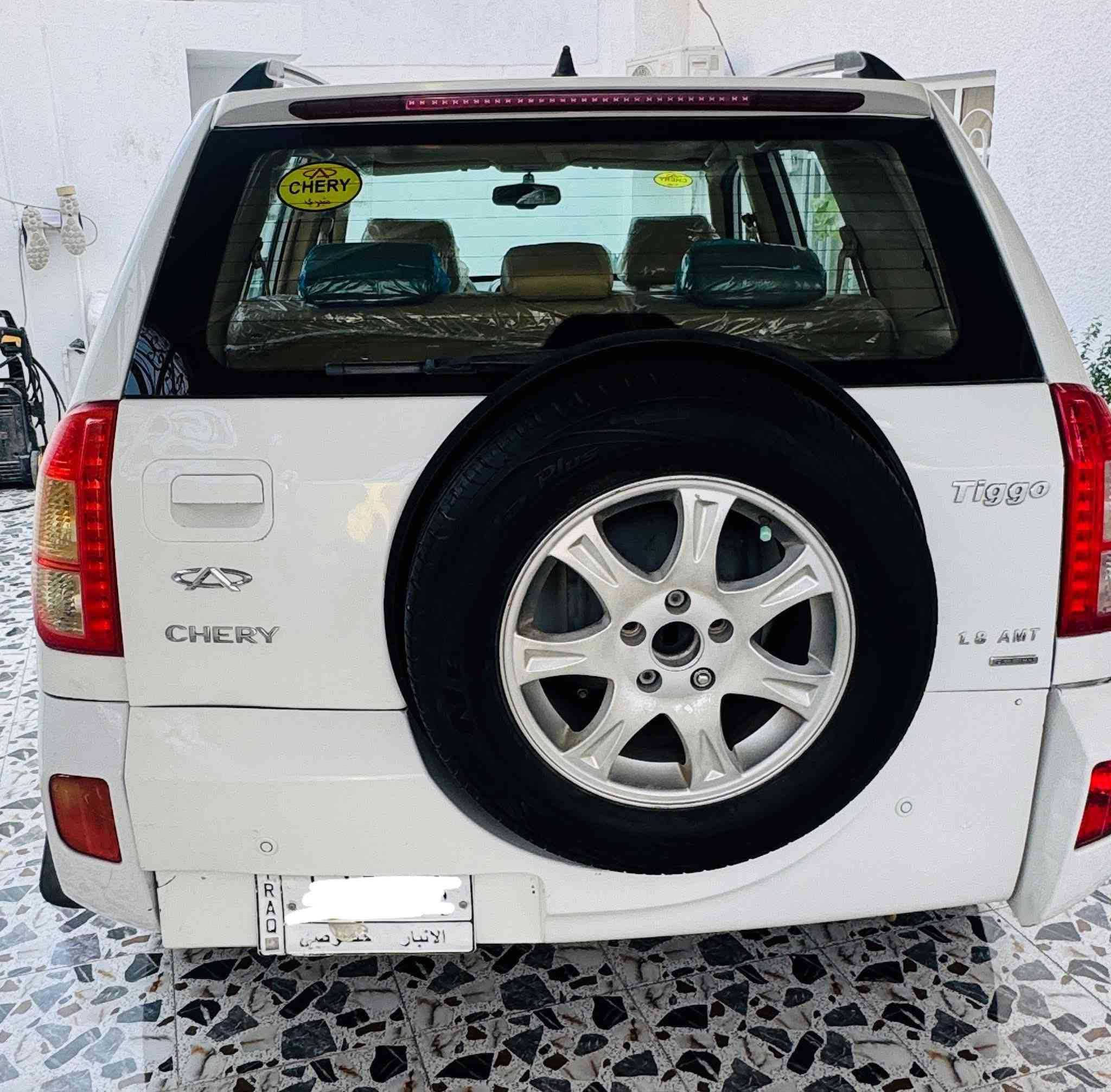 السلام عليكم للبيع شيري تيكو 2012 رقم انبار تحويل مباشر محرك 1800 سياره جديده ماشيه 122 الف بلاديه لا ضربه ولا صبغ جاهزه ع الاخير تبريد تدفئه كهربائيات   تدفئة بل مقاعد كله شغال كامره بلاديه تحكم ستيرن فتحة سقف 
محرك كير ممتاز سياره مال جناي مكان السياره بالرمادي 
السعر 63 بي مجال حك جيه فقط 
***********
اعتذر عن البيع بالاقساط
