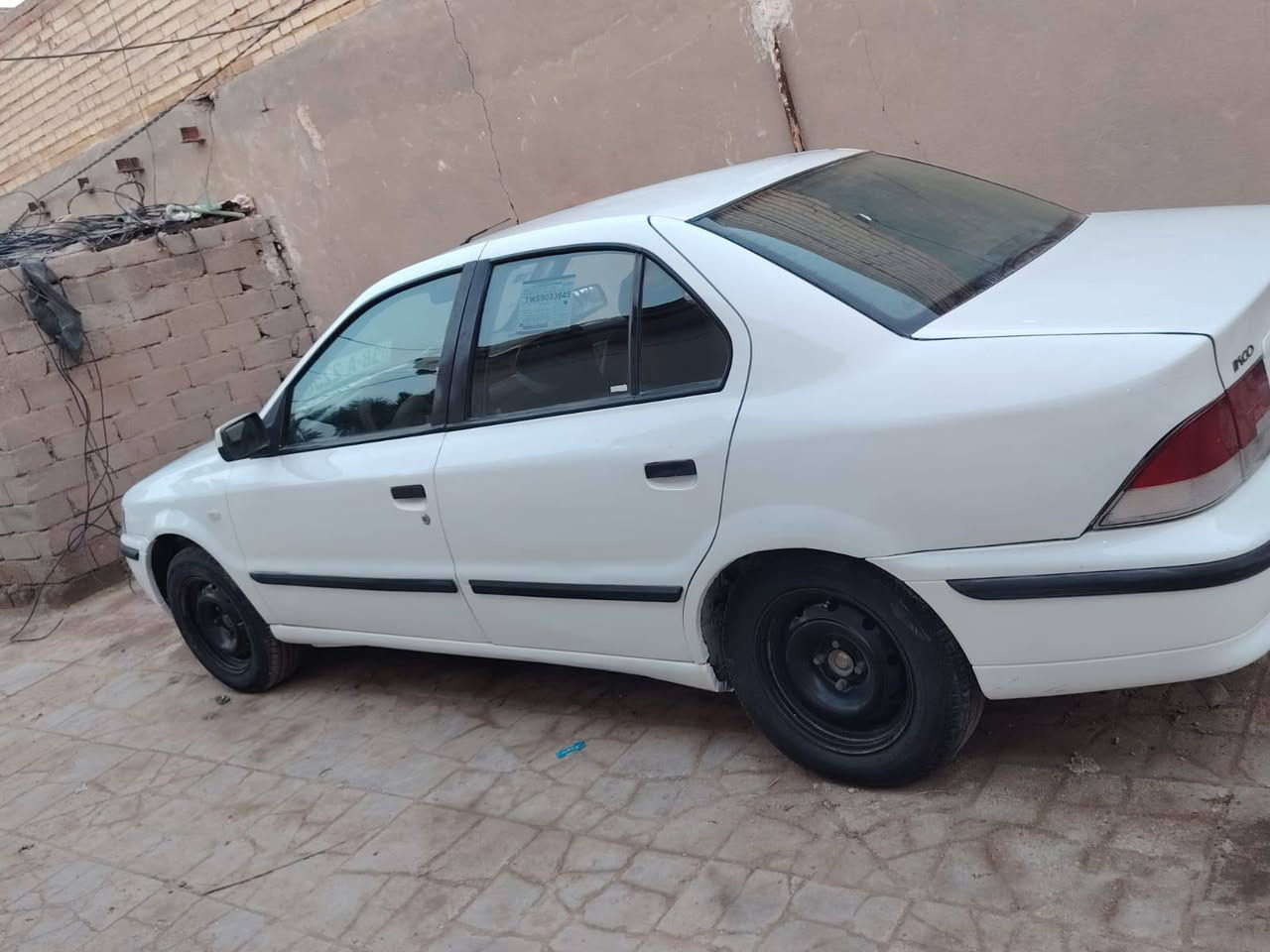 سلام عليكم سمند 2011 رقم بابل انكليزي مكينه وكير  لاتنقيص ولا تبخير حداديه كامله  تبريد ثلج....... مسجل بلوتوث تايرات تخم جديد... كهرباءيات شغاله السياره احله من الصوره.... السعر ٤٠ ورقه.... مكان السياره النجف /المشخاب..... ***********
