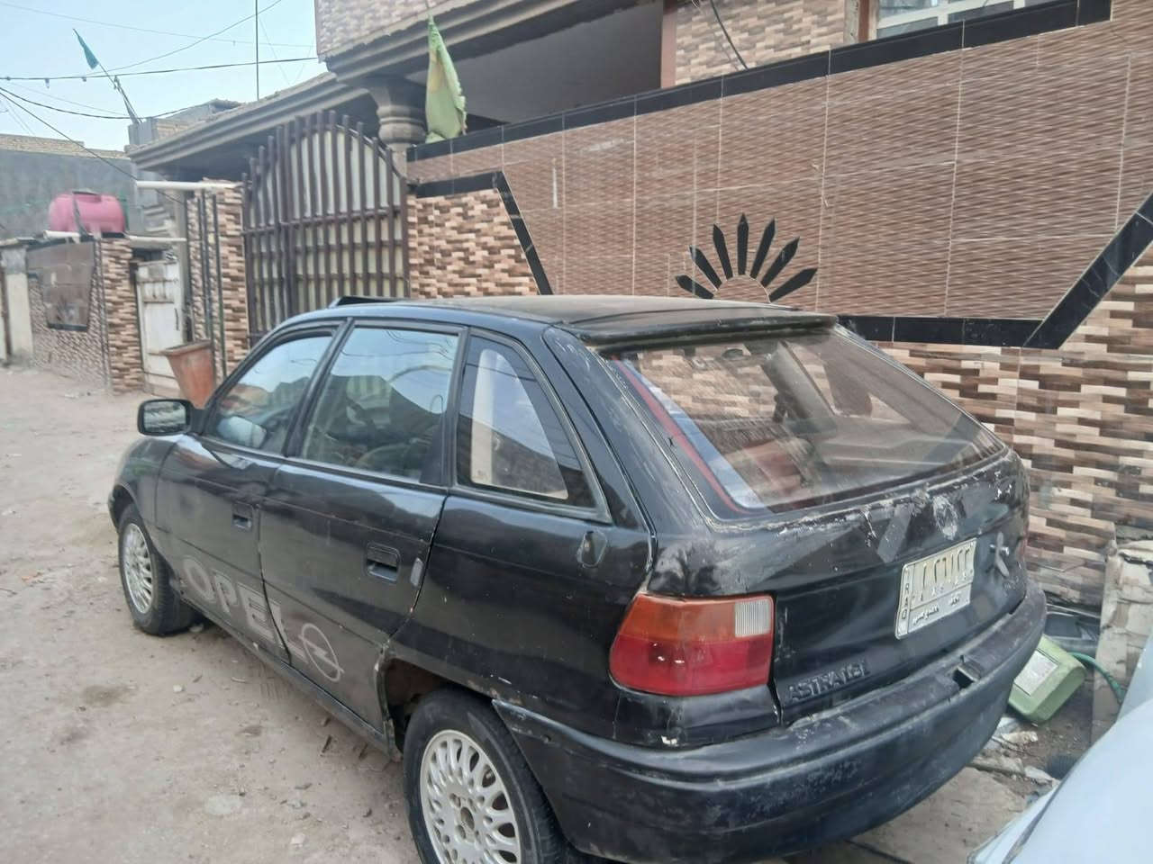اوبل استره رقم نجف  سنويه مانافذه هزه  جديده كير عادي محرك 1600 نضاف حداديه 80 بلميه جاهزه وحلوه السعر 22 بيه مجال حك الجيه الشراي يتصل *********** عنوان حله نادر
