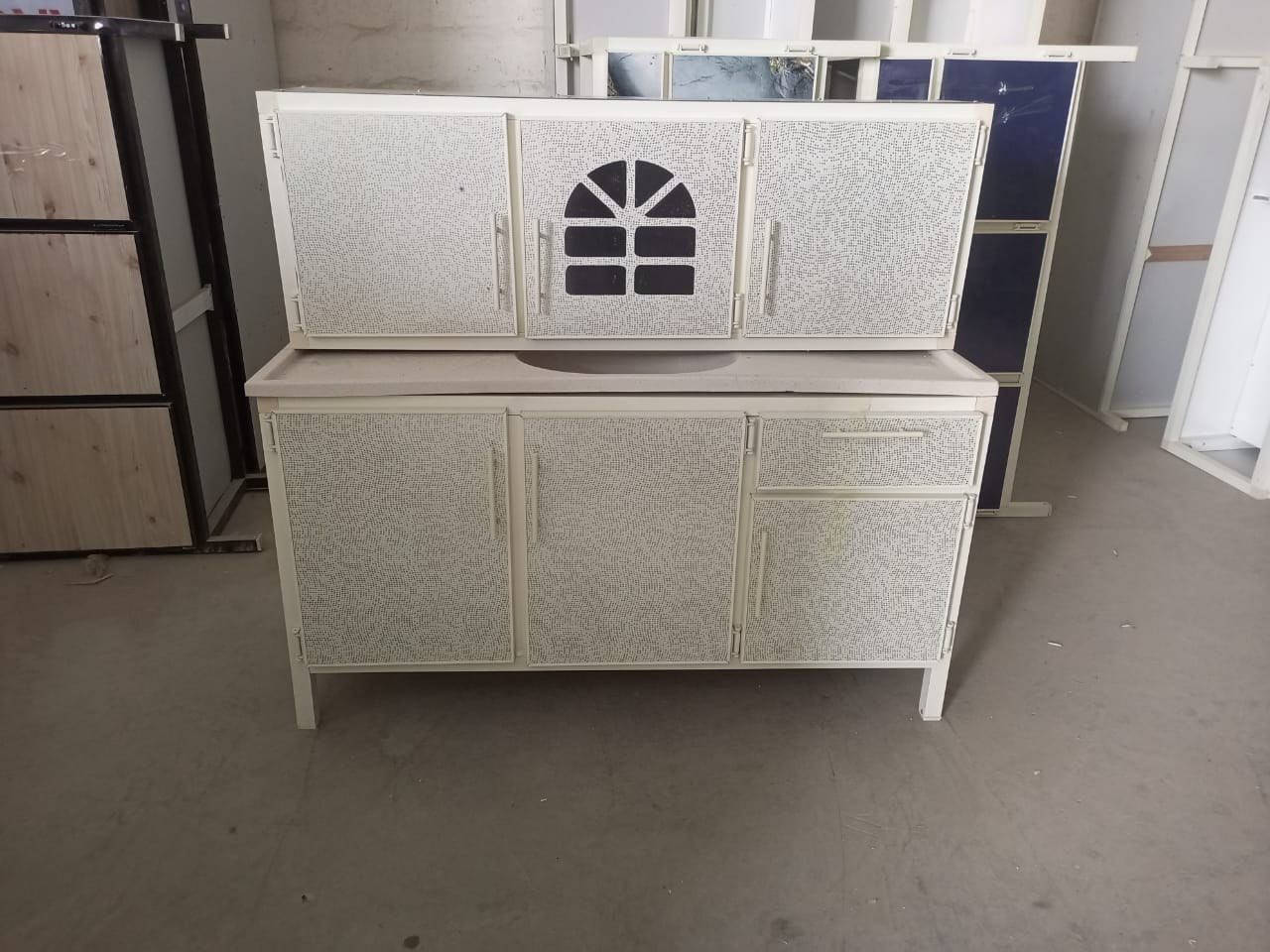 #كاونتر متر اًونص قطعتين #جاهز #للحجز 
السعر 180 الف 
متوفر خدمه توصيل


**إذا كنت صاحب هذا الإعلان وتريد حذفه لأي سبب، رجاءا أرسل رسالة إلى الدعم الفني**