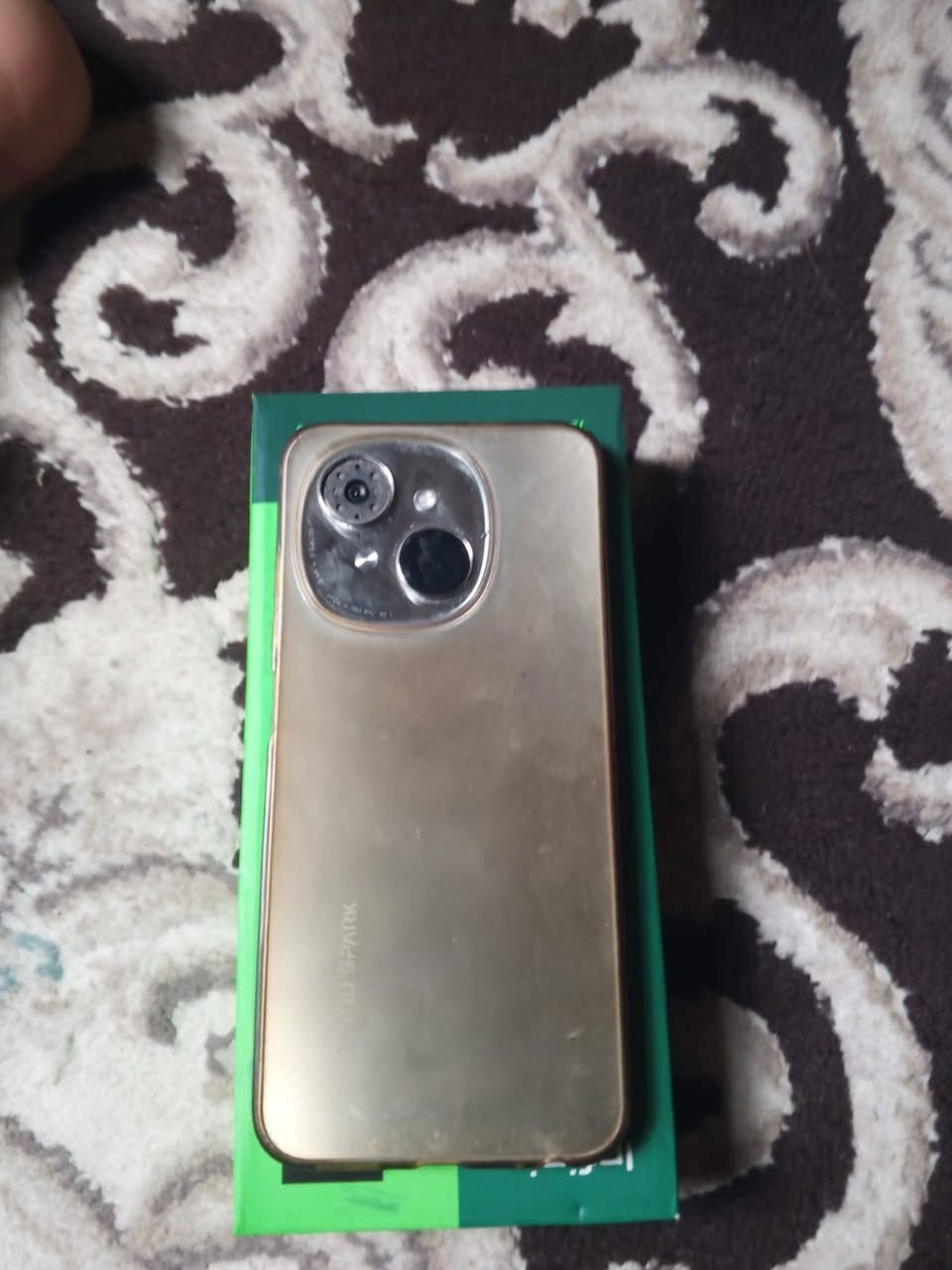 سلام عليكم موبايل للبيع.  80 وبي مجال ***********
