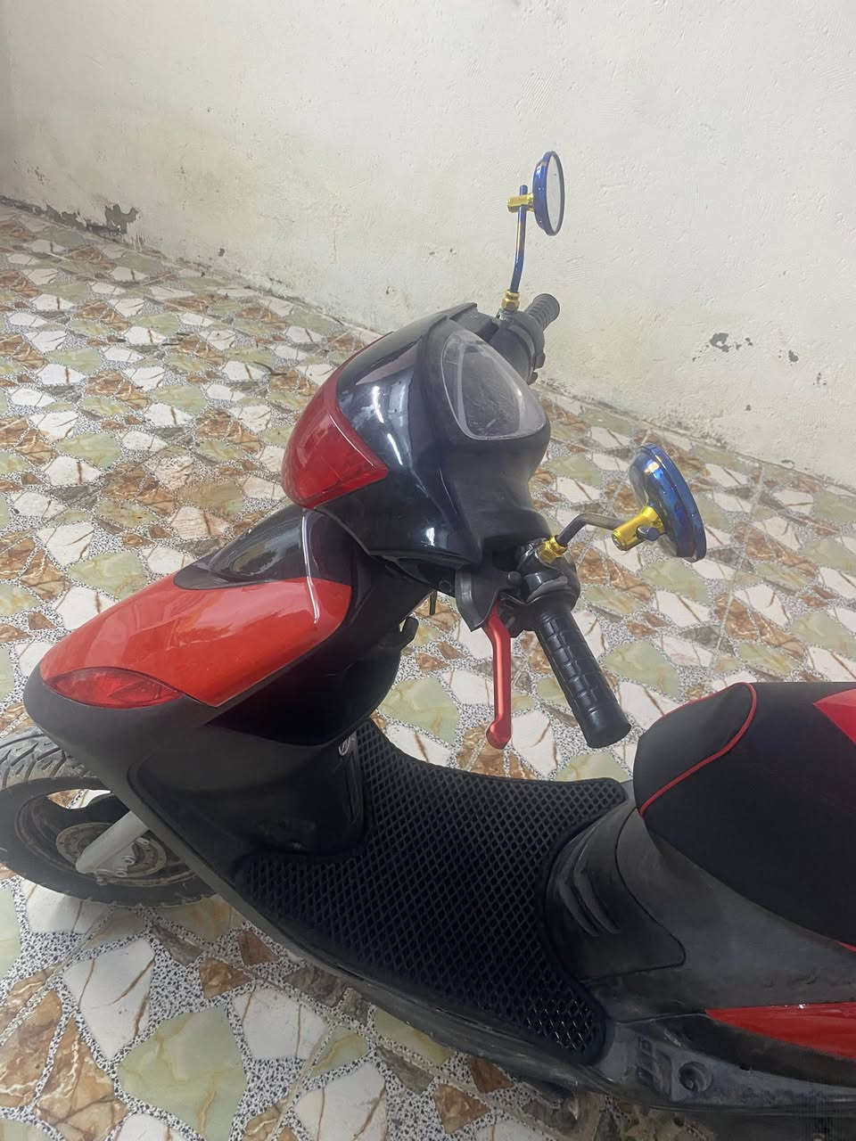 يا الله سلام عليكم ماكس عدله للبيع 49بلاد دراجه نعومه تخبل خير من الله سعر 750بيه مجال تجي وتفحص وشوف مكاني حي لحكيم *********** باقي تفاصيل خاص أو رقم دراجه مختمة ختم واحد
