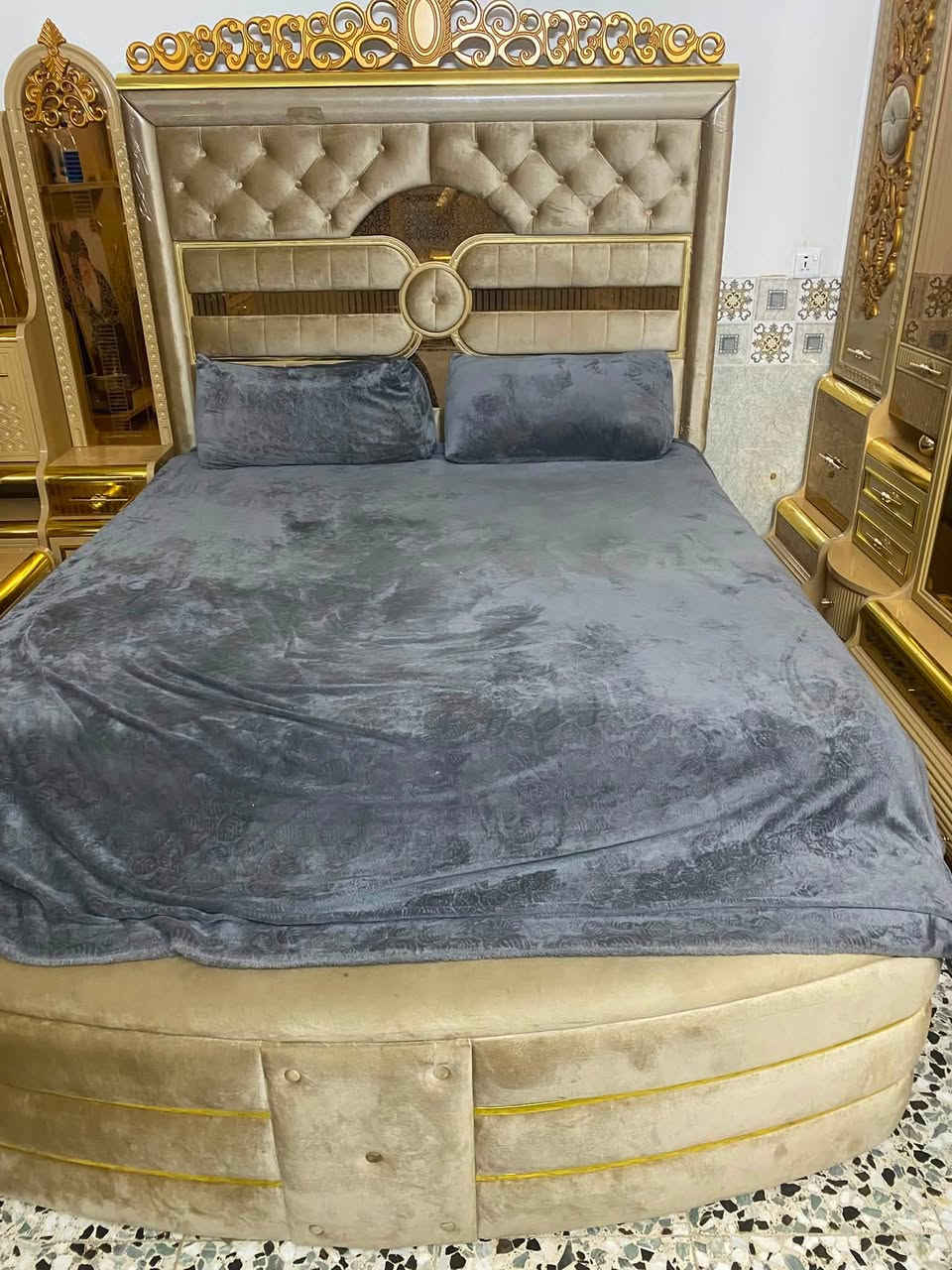 السلام عليكم مكان بغداد البلديات سعره على خاص***********
